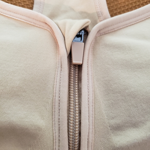 Jockey Beige Zip Front Sports Bra, Size XL - Picture 3 of 8